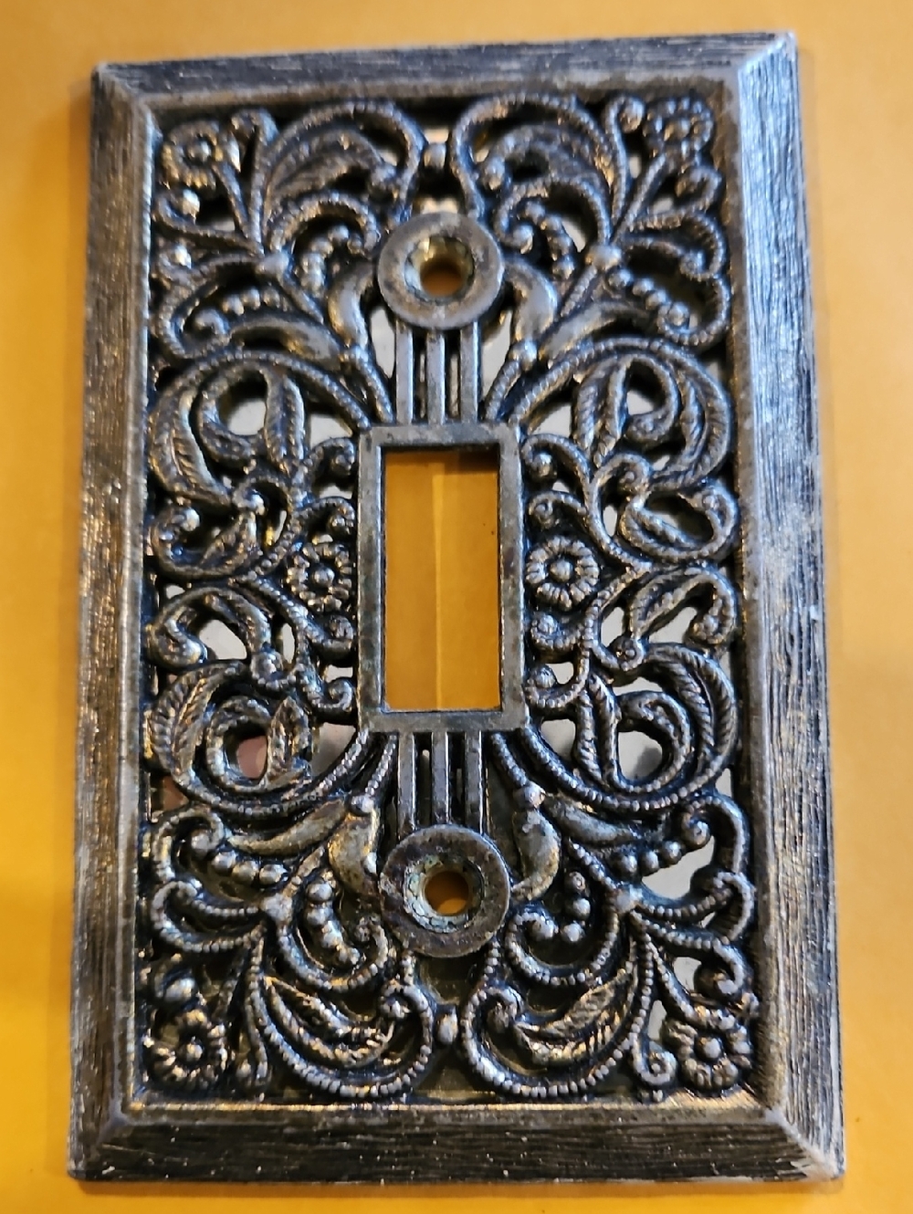 Vintage Ornate Filigree Decorative Light Switch Plate - Antique Gold
